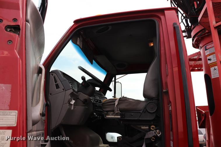 image for item DQ9476 1997 Ford LT9513 Louisville 113 crane truck