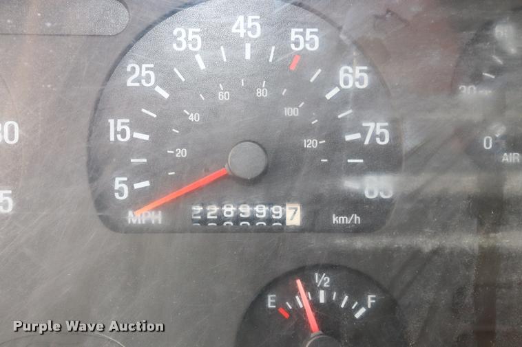 image for item DQ9476 1997 Ford LT9513 Louisville 113 crane truck