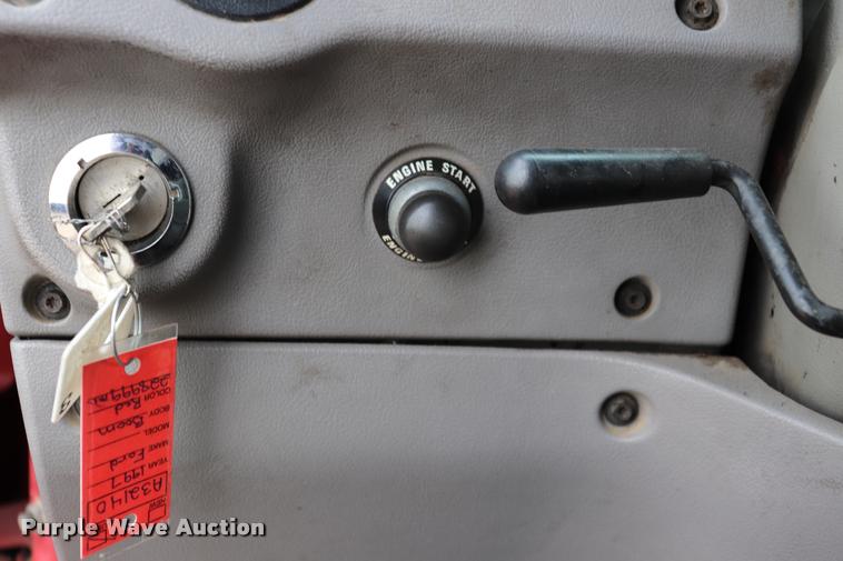 image for item DQ9476 1997 Ford LT9513 Louisville 113 crane truck