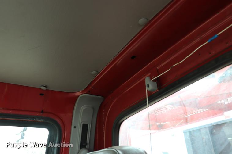 image for item DQ9476 1997 Ford LT9513 Louisville 113 crane truck