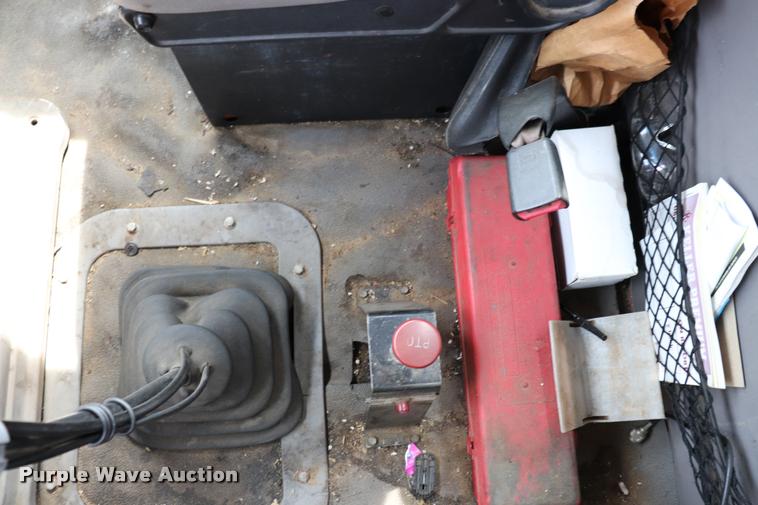 image for item DQ9476 1997 Ford LT9513 Louisville 113 crane truck