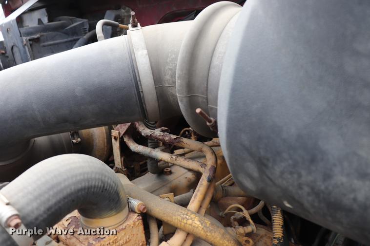 image for item DQ9476 1997 Ford LT9513 Louisville 113 crane truck