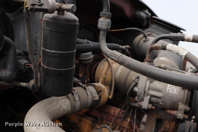 image for item DQ9476 1997 Ford LT9513 Louisville 113 crane truck