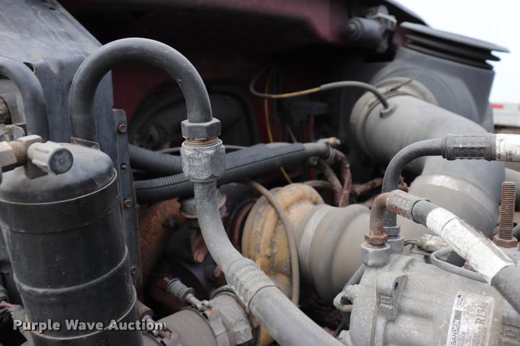 image for item DQ9476 1997 Ford LT9513 Louisville 113 crane truck