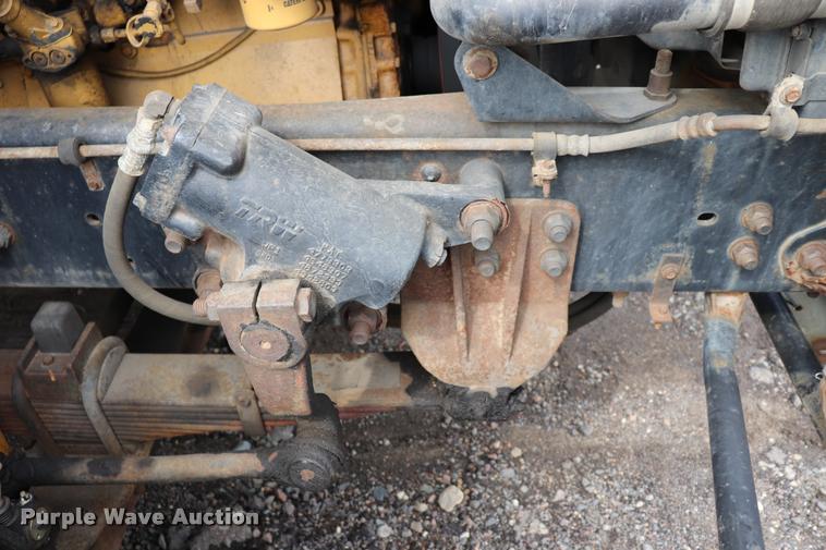 image for item DQ9476 1997 Ford LT9513 Louisville 113 crane truck