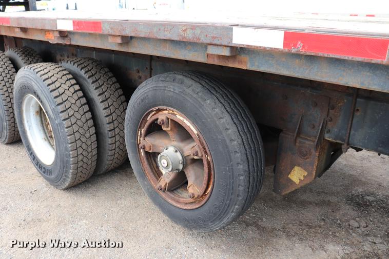 image for item DQ9476 1997 Ford LT9513 Louisville 113 crane truck