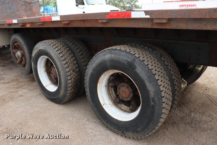 image for item DQ9476 1997 Ford LT9513 Louisville 113 crane truck