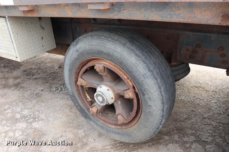 image for item DQ9476 1997 Ford LT9513 Louisville 113 crane truck