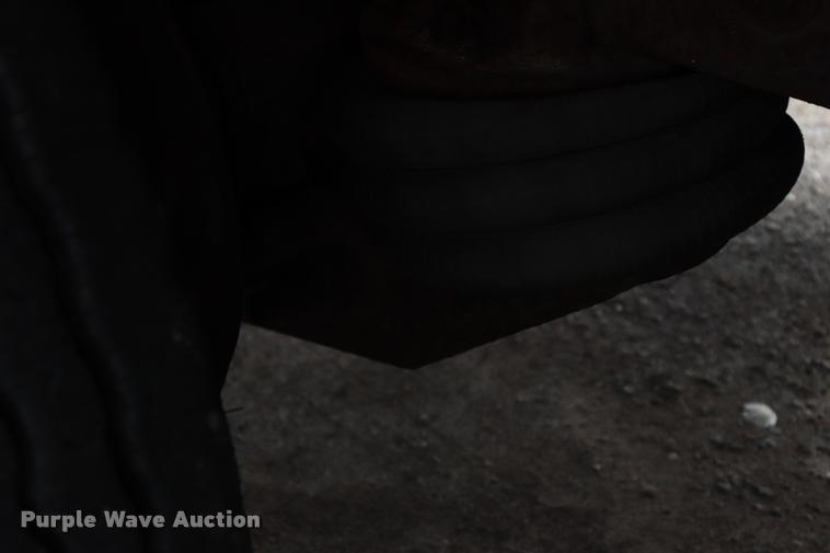 image for item DQ9476 1997 Ford LT9513 Louisville 113 crane truck