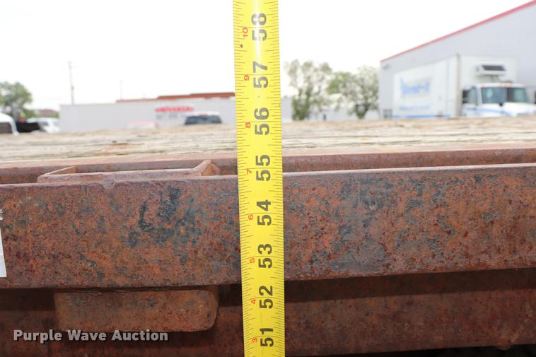 image for item DQ9476 1997 Ford LT9513 Louisville 113 crane truck