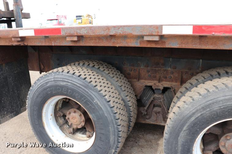 image for item DQ9476 1997 Ford LT9513 Louisville 113 crane truck