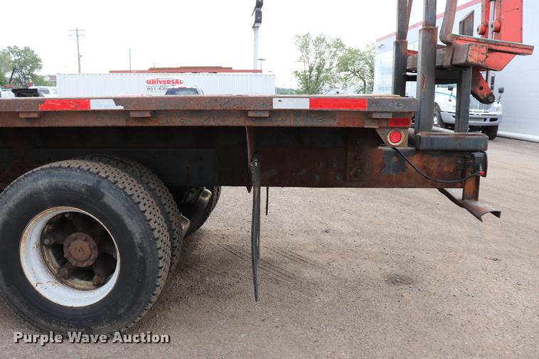 image for item DQ9476 1997 Ford LT9513 Louisville 113 crane truck