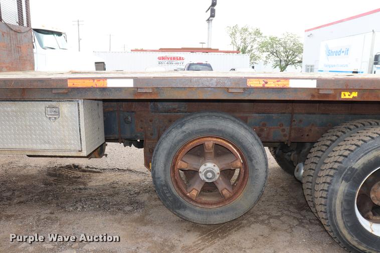 image for item DQ9476 1997 Ford LT9513 Louisville 113 crane truck