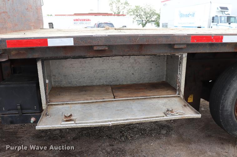 image for item DQ9476 1997 Ford LT9513 Louisville 113 crane truck