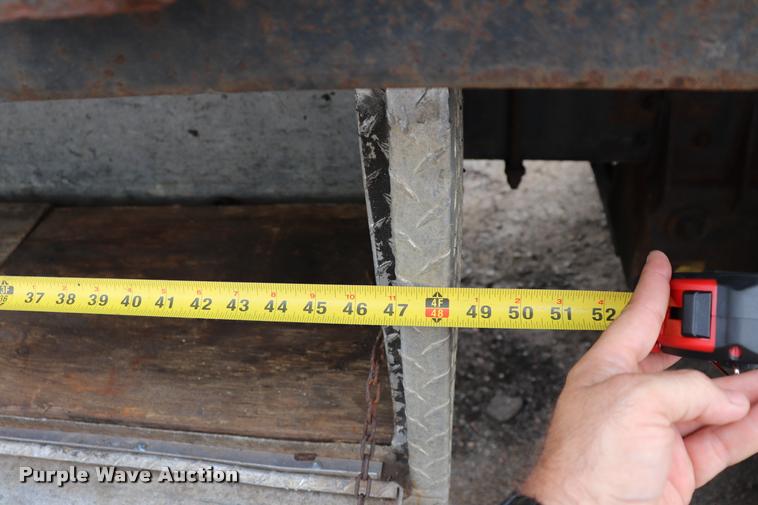 image for item DQ9476 1997 Ford LT9513 Louisville 113 crane truck