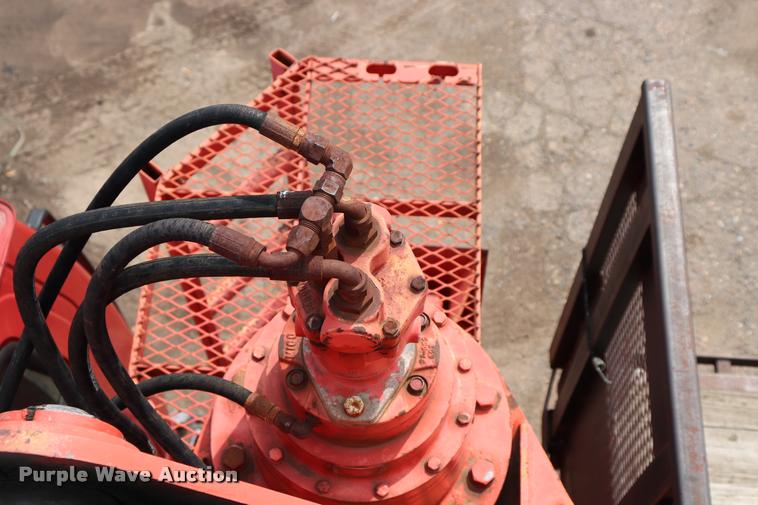 image for item DQ9476 1997 Ford LT9513 Louisville 113 crane truck