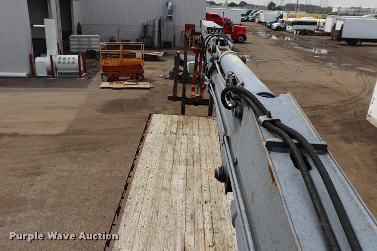 image for item DQ9476 1997 Ford LT9513 Louisville 113 crane truck