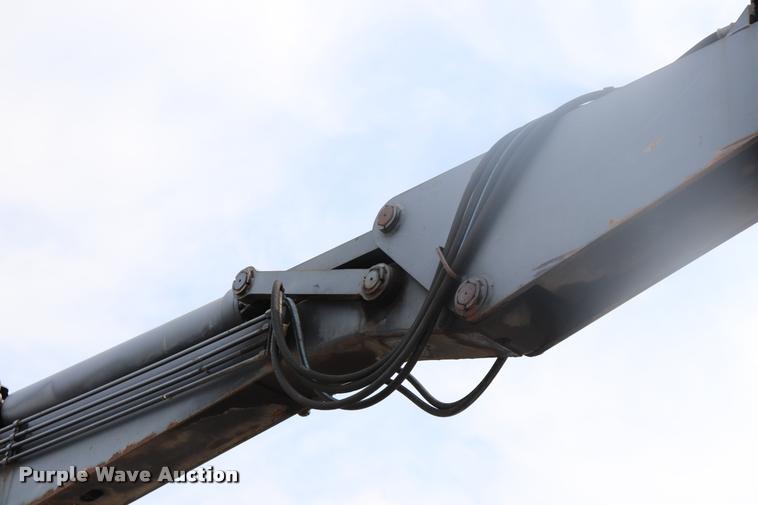 image for item DQ9476 1997 Ford LT9513 Louisville 113 crane truck