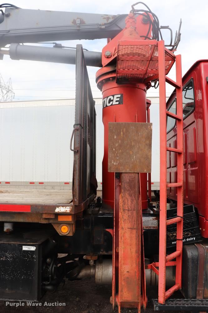 image for item DQ9476 1997 Ford LT9513 Louisville 113 crane truck