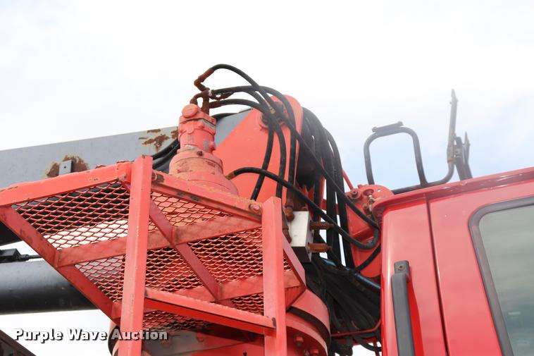 image for item DQ9476 1997 Ford LT9513 Louisville 113 crane truck