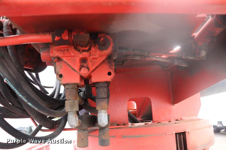 image for item DQ9476 1997 Ford LT9513 Louisville 113 crane truck