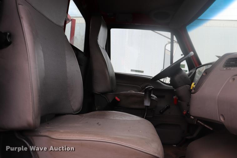 image for item DQ9476 1997 Ford LT9513 Louisville 113 crane truck