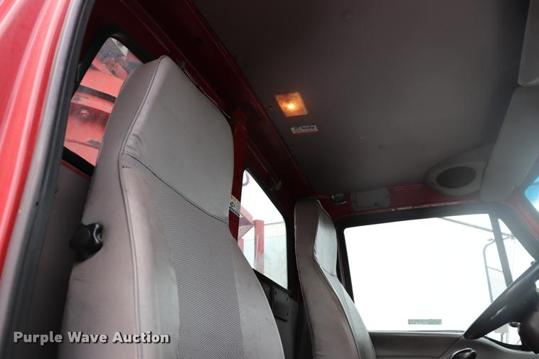 image for item DQ9476 1997 Ford LT9513 Louisville 113 crane truck