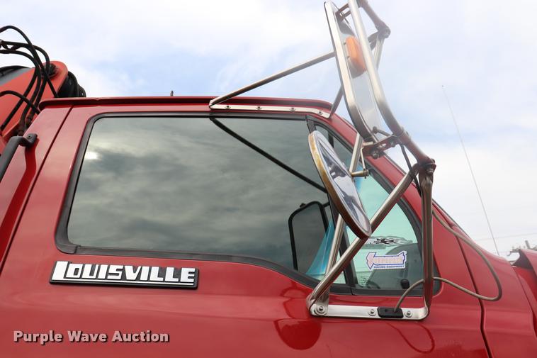 image for item DQ9476 1997 Ford LT9513 Louisville 113 crane truck