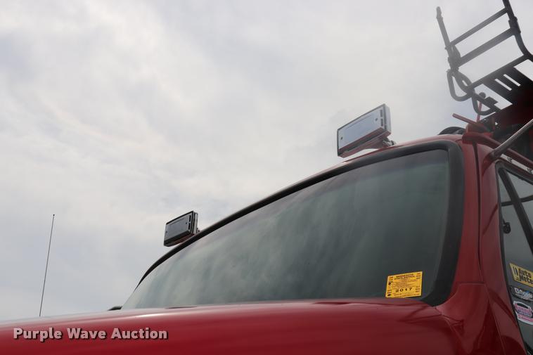 image for item DQ9476 1997 Ford LT9513 Louisville 113 crane truck