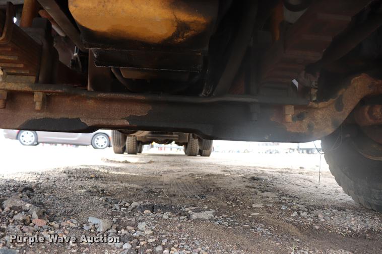 image for item DQ9476 1997 Ford LT9513 Louisville 113 crane truck