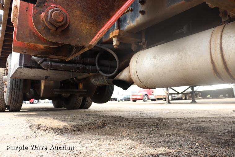 image for item DQ9476 1997 Ford LT9513 Louisville 113 crane truck