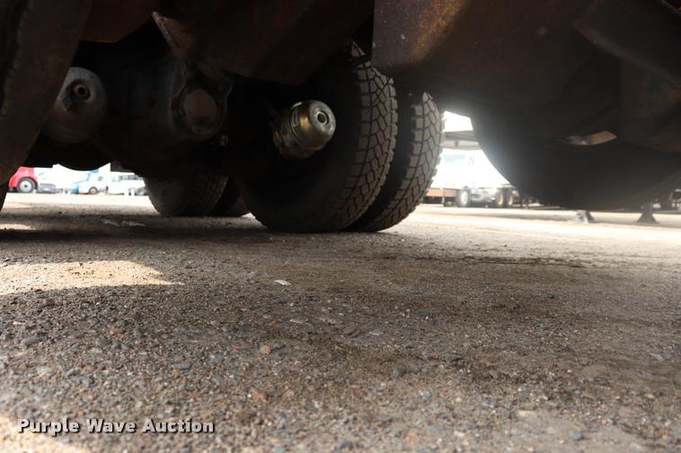 image for item DQ9476 1997 Ford LT9513 Louisville 113 crane truck