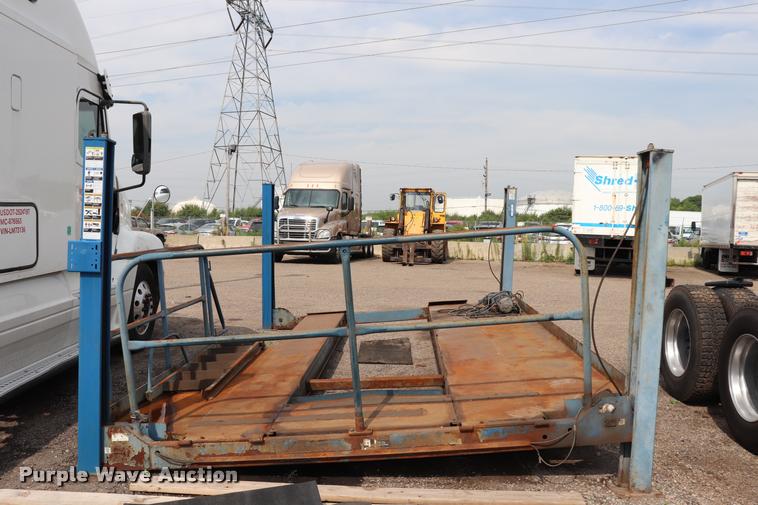 image for item DQ9477 Rotary lift