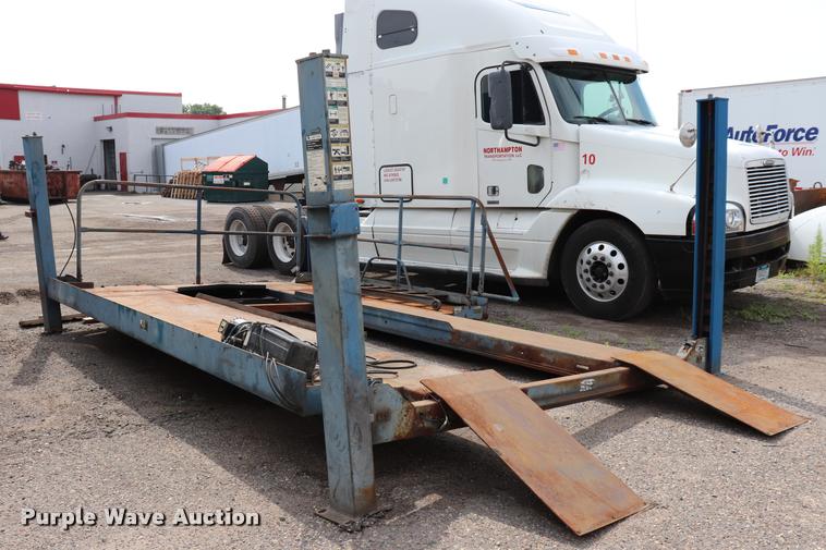 image for item DQ9477 Rotary lift