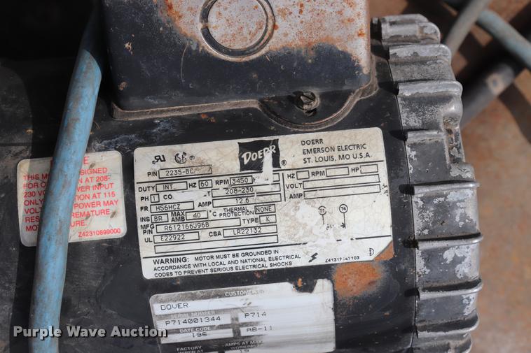 image for item DQ9477 Rotary lift