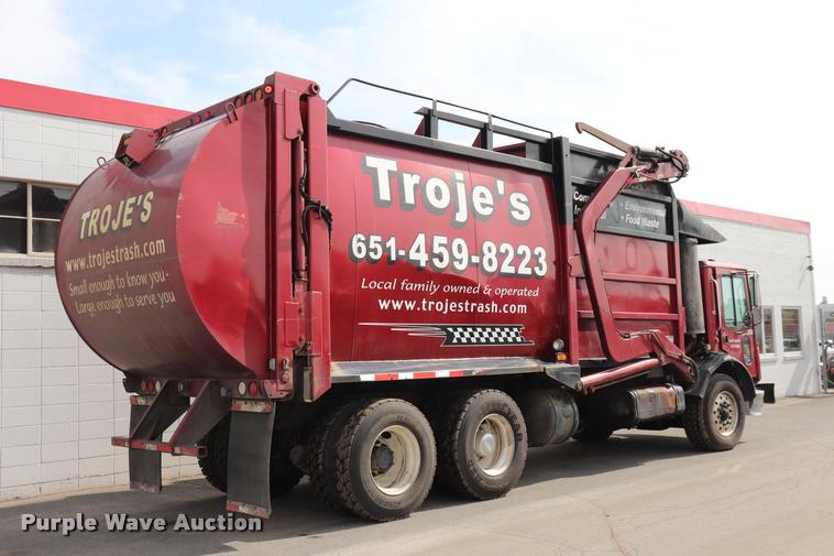 image for item DQ9478 2002 Mack MR690S refuse truck