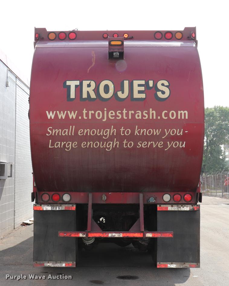 image for item DQ9478 2002 Mack MR690S refuse truck