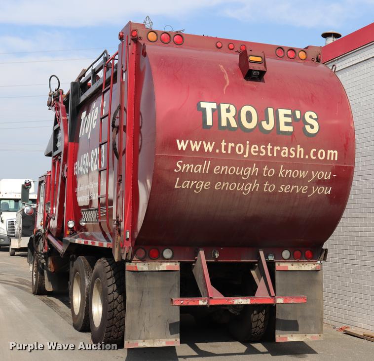 image for item DQ9478 2002 Mack MR690S refuse truck