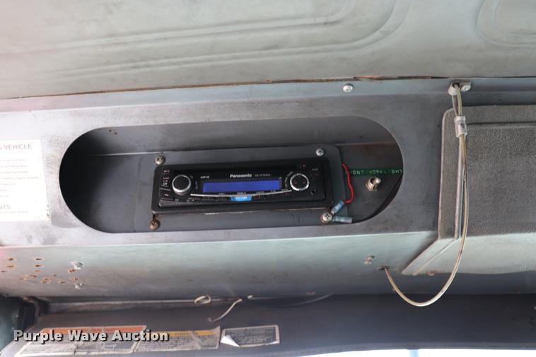 image for item DQ9478 2002 Mack MR690S refuse truck