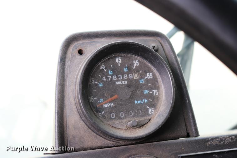 image for item DQ9478 2002 Mack MR690S refuse truck