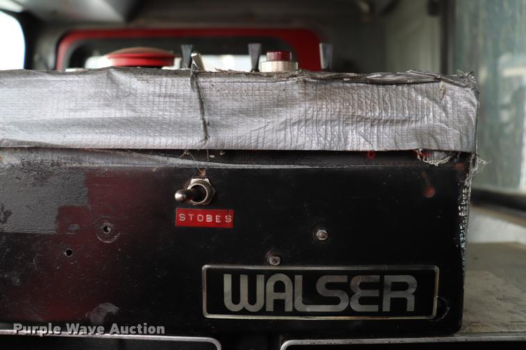 image for item DQ9478 2002 Mack MR690S refuse truck