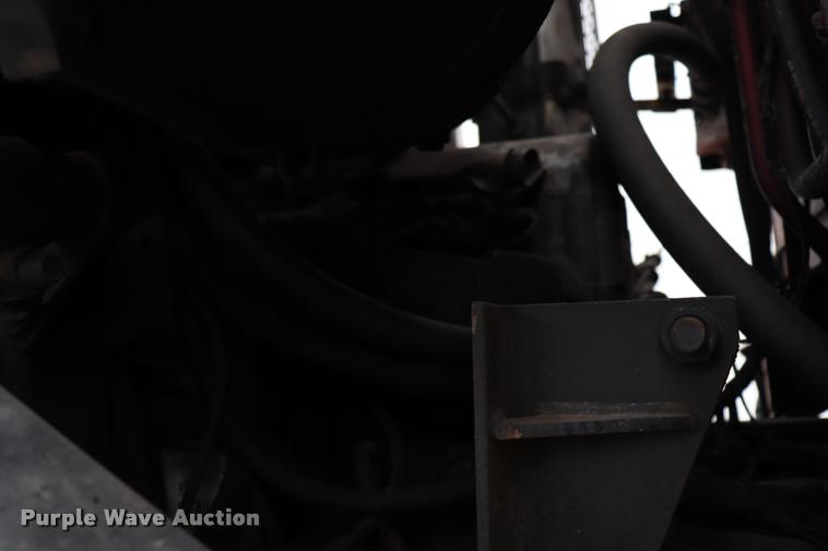 image for item DQ9478 2002 Mack MR690S refuse truck