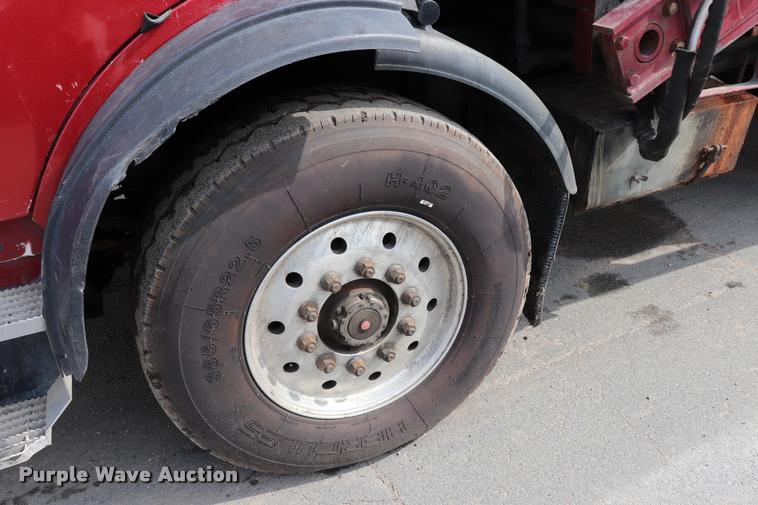 image for item DQ9478 2002 Mack MR690S refuse truck