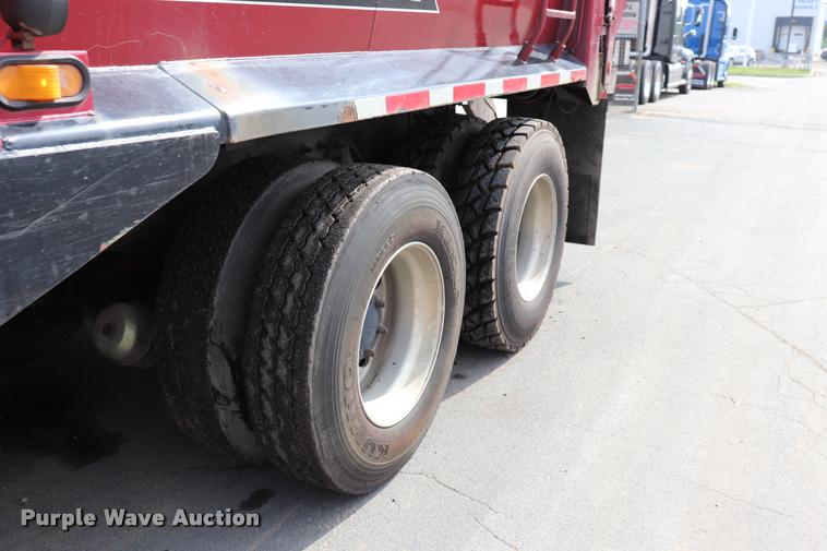 image for item DQ9478 2002 Mack MR690S refuse truck