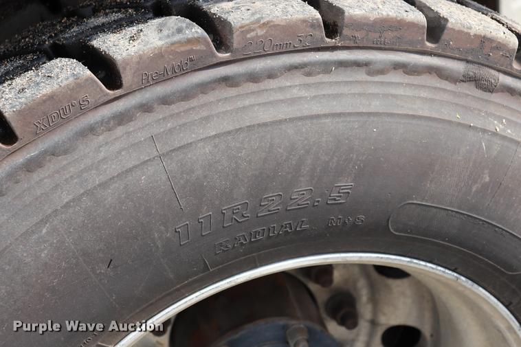 image for item DQ9478 2002 Mack MR690S refuse truck