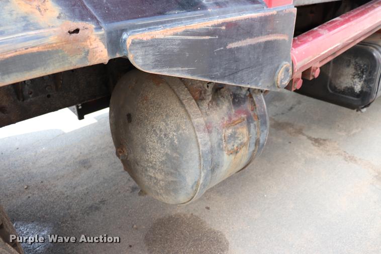 image for item DQ9478 2002 Mack MR690S refuse truck