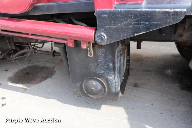 image for item DQ9478 2002 Mack MR690S refuse truck