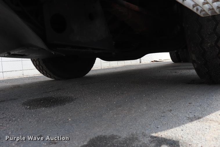 image for item DQ9478 2002 Mack MR690S refuse truck