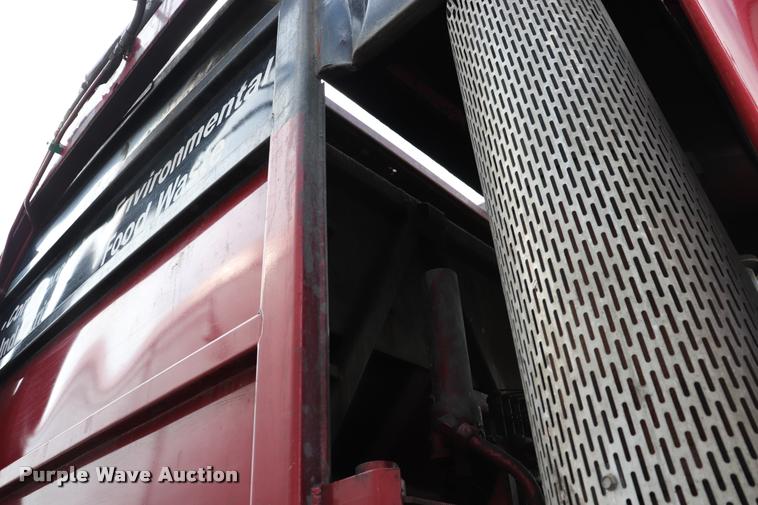 image for item DQ9478 2002 Mack MR690S refuse truck