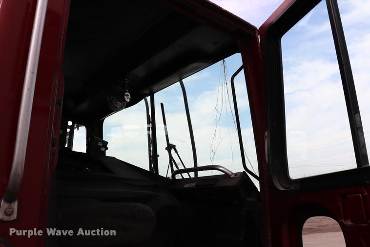 image for item DQ9478 2002 Mack MR690S refuse truck